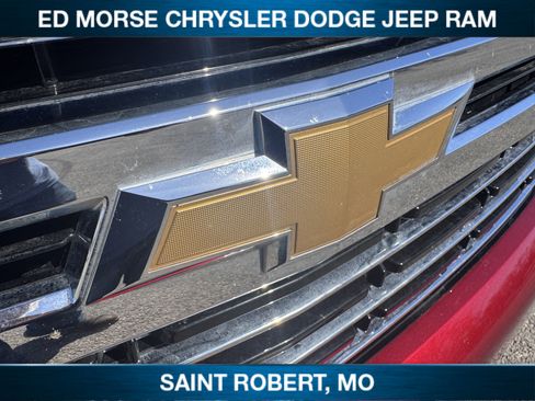 Used 2023 Chevrolet Suburban LT image 9