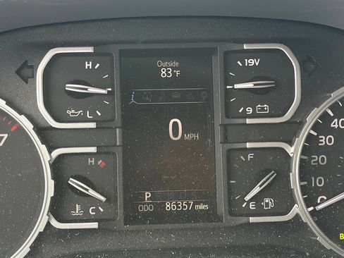 Used 2018 Toyota Tundra SR5 w/ TRD Sport Package AWD/4WD image 12