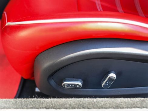 Used 2015 Ferrari California T RWD image 32