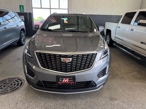 Used 2022 Cadillac XT5 Premium Luxury w/ Technology Package AWD/4WD image 2