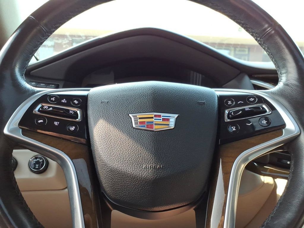 Used 2019 Cadillac Escalade Premium Luxury w/ LPO, Radiant Package AWD/4WD image 28