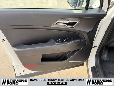 Used 2024 Kia Sportage LX image 14
