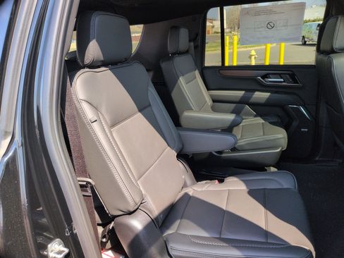 New 2026 GMC Yukon XL Denali w/ Sun & Power Step Package AWD/4WD image 27