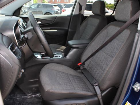Used 2023 Chevrolet Equinox LT AWD/4WD image 16