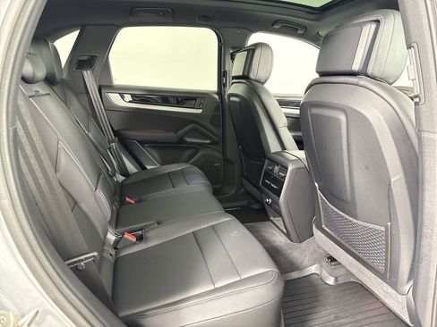 Certified 2025 Porsche Cayenne image 25