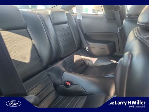 Used 2006 Ford Mustang GT Premium image 18
