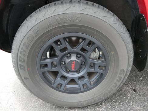 Used 2021 Toyota 4Runner SR5 Premium w/ Moonroof Package AWD/4WD image 11