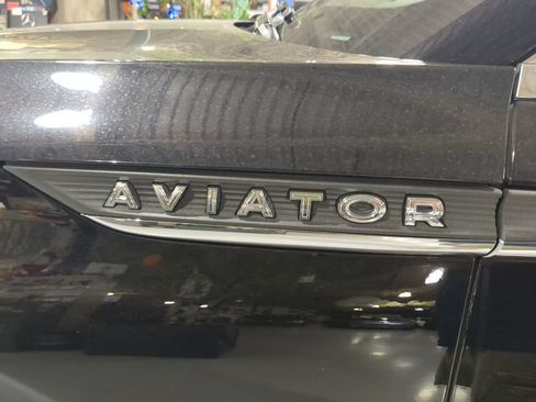Used 2024 Lincoln Aviator AWD w/ Premium Package image 20