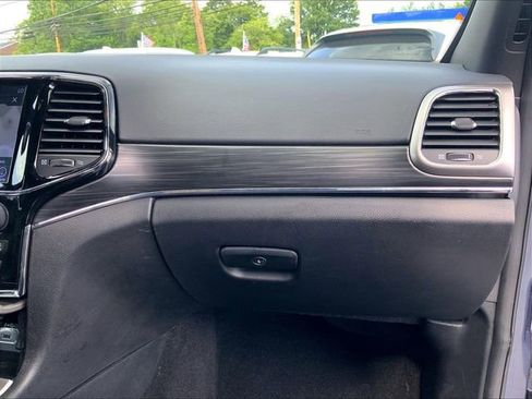 Used 2019 Jeep Grand Cherokee Limited AWD/4WD image 21
