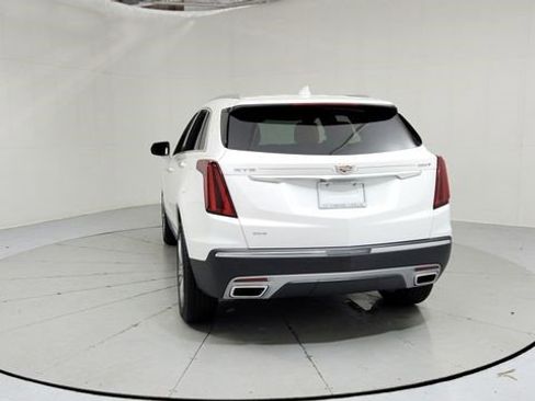 Certified 2025 Cadillac XT5 Premium Luxury w/ LPO, Floor Liner Package AWD/4WD image 4