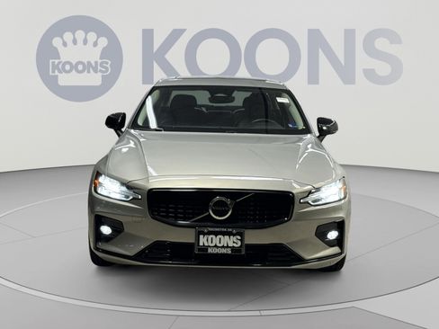 Used 2024 Volvo S60 B5 Core FWD image 23
