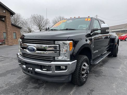 Used 2017 Ford F350 Lariat w/ Chrome Package image 52
