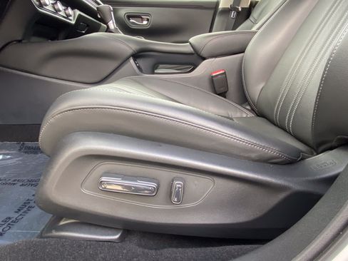 Certified 2025 Honda HR-V EX-L image 15
