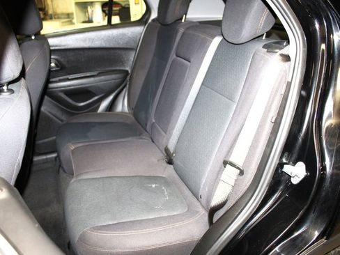 Used 2019 Chevrolet Trax LS image 23