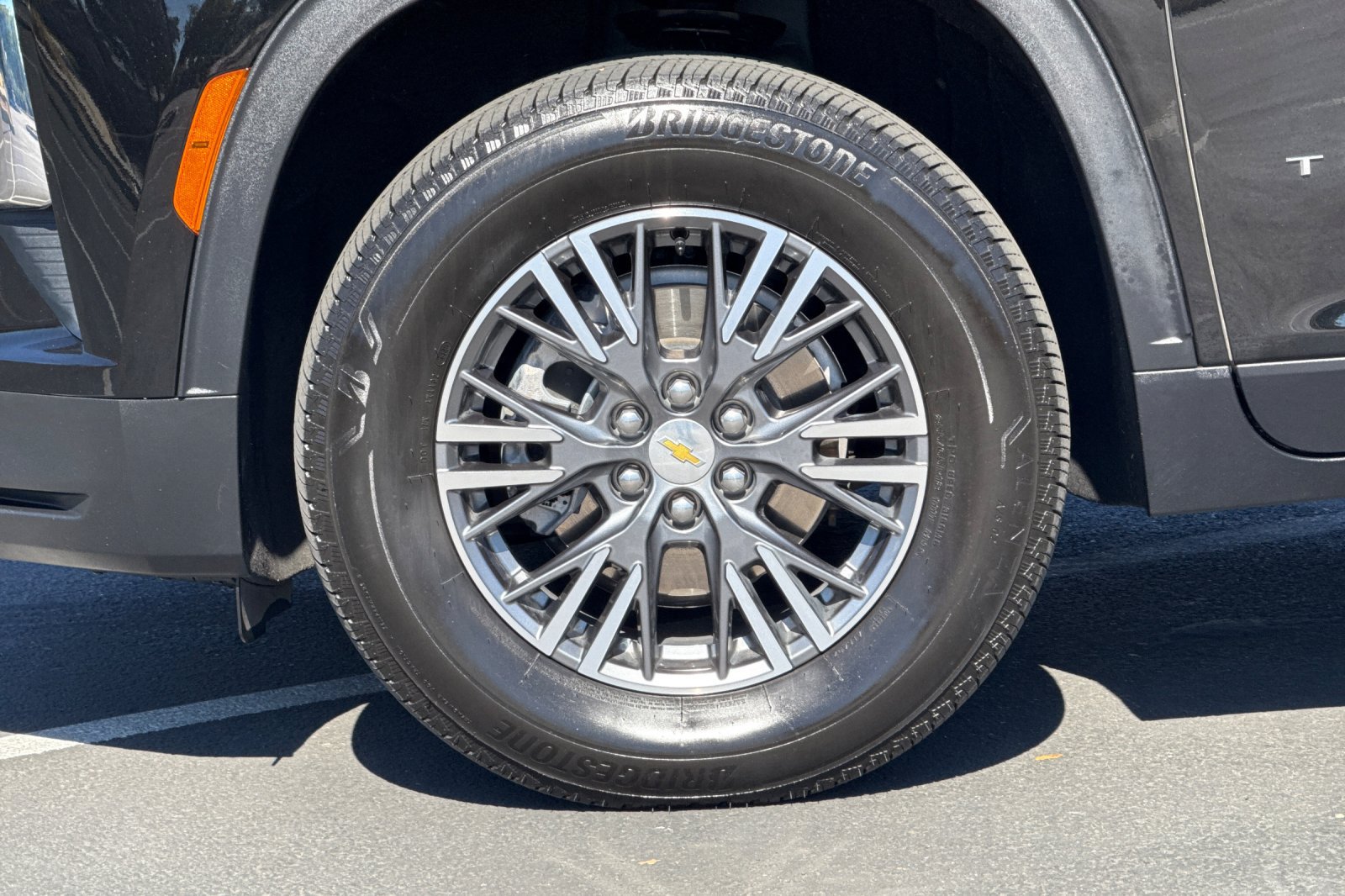 Used 2026 Chevrolet Traverse LT FWD image 15