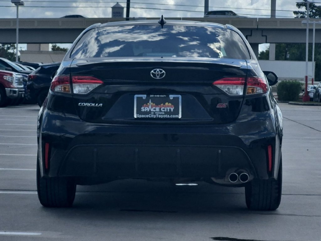 Used 2026 Toyota Corolla SE FWD image 5