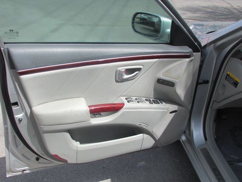 Used 2006 Hyundai Azera Limited image 11