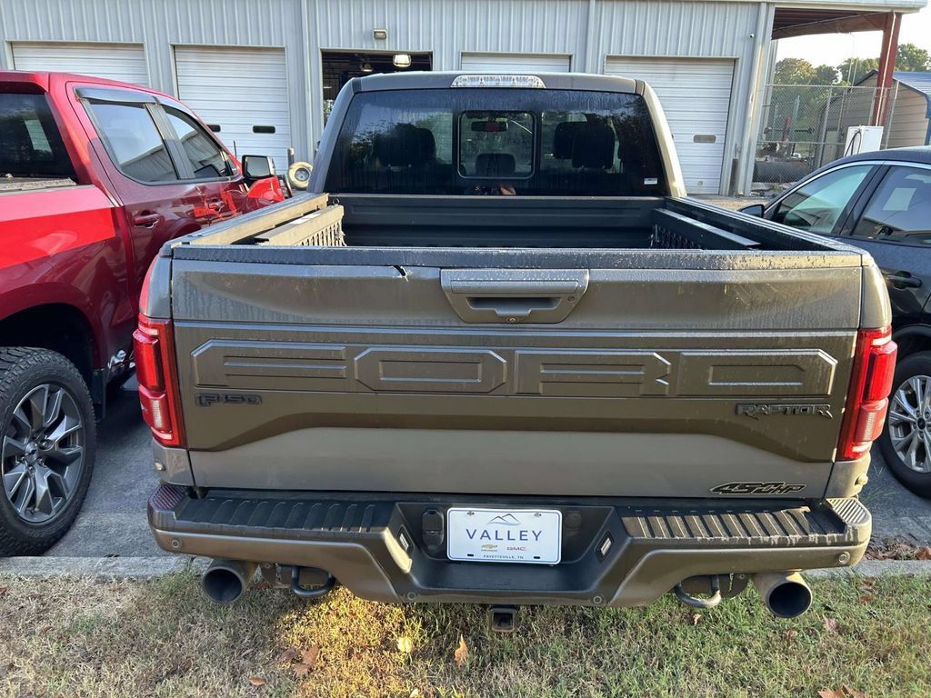 Used 2018 Ford F150 Raptor w/ Equipment Group 802A Luxury AWD/4WD image 4