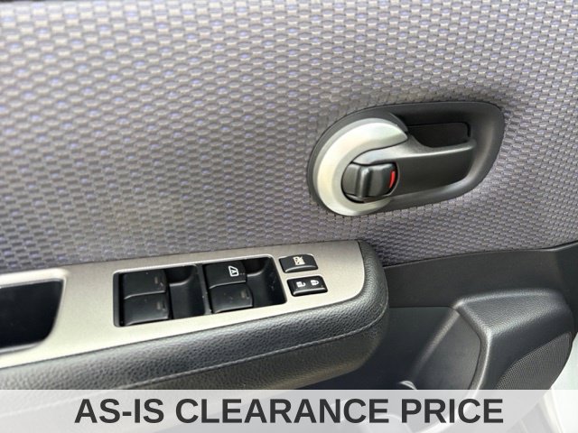 Used 2007 Nissan Versa Hatchback w/ ABS Pkg FWD image 24