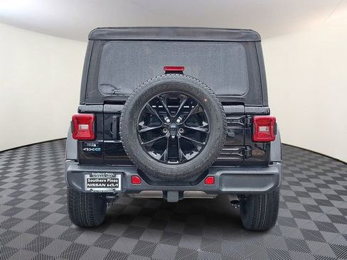Used 2021 Jeep Wrangler Unlimited Sahara image 6