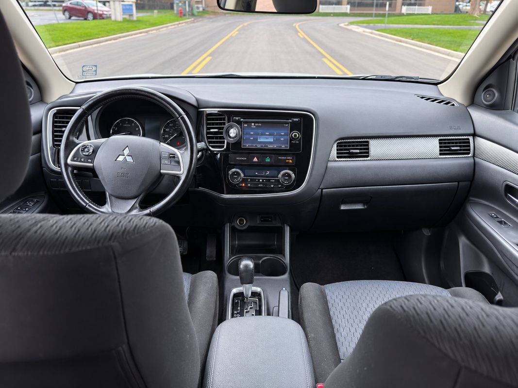 Used 2014 Mitsubishi Outlander SE FWD image 5