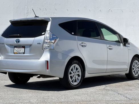 Used 2014 Toyota Prius V Three FWD image 3