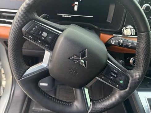 Used 2022 Mitsubishi Outlander SEL image 10