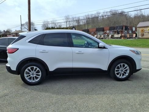 Used 2021 Ford Escape SE w/ Convenience Package image 2