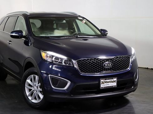 Used 2018 Kia Sorento LX image 6