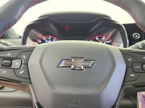 Used 2024 Chevrolet Trax RS w/ Sunroof Package FWD image 28