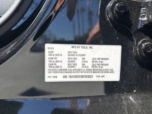 Used 2024 Tesla Model Y Performance image 9