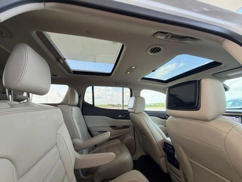 Used 2019 GMC Acadia Denali w/ Technology Package FWD image 37