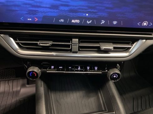 New 2026 Chevrolet Equinox EV LT image 20