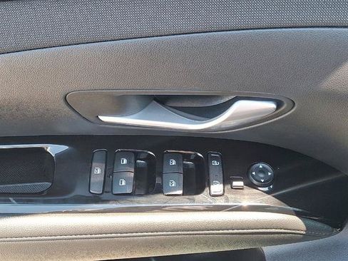 Certified 2022 Hyundai Tucson Limited w/ Cargo Package AWD/4WD image 10