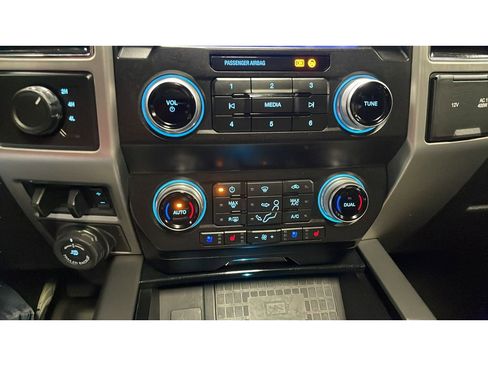 Used 2021 Ford F250 Platinum image 13