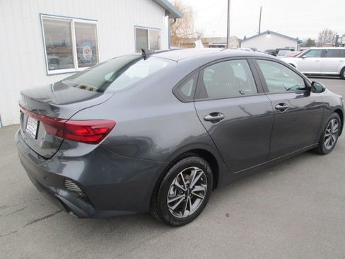 Used 2023 Kia Forte LXS image 6