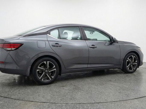 Used 2025 Nissan Sentra SV FWD image 9