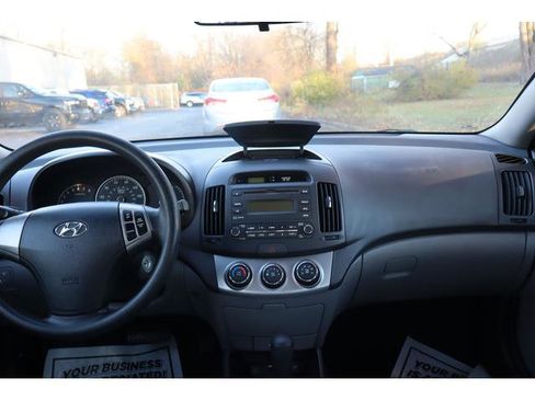 Used 2010 Hyundai Elantra GLS image 10