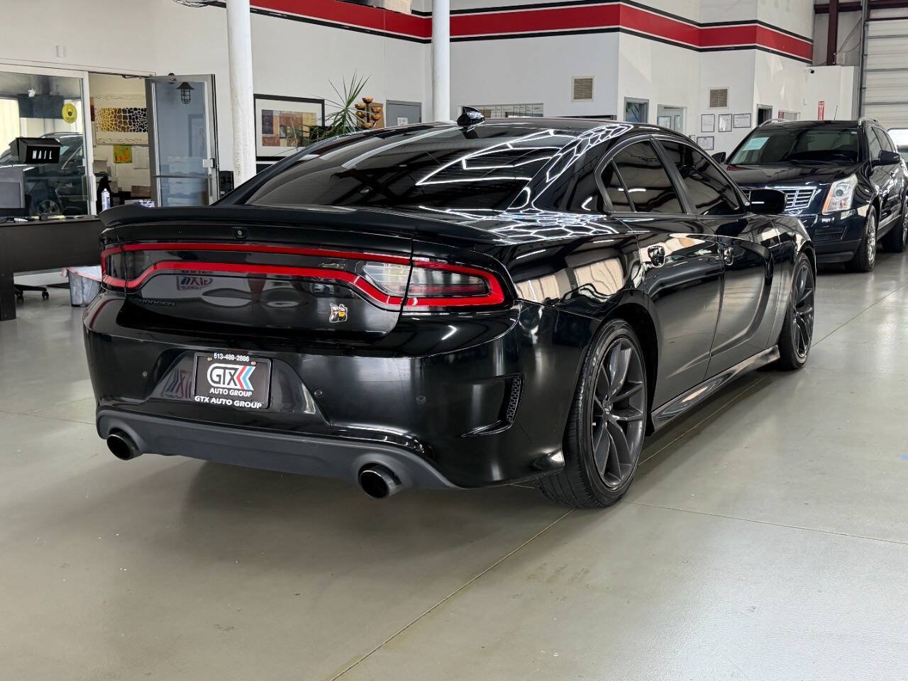 Used 2019 Dodge Charger Scat Pack RWD image 2