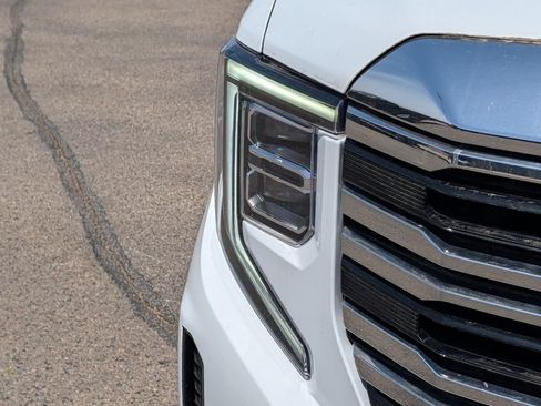 Used 2024 GMC Sierra 1500 SLT AWD/4WD image 3