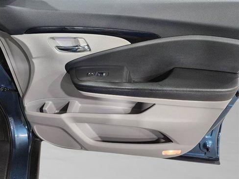 Used 2016 Honda Pilot Elite image 20