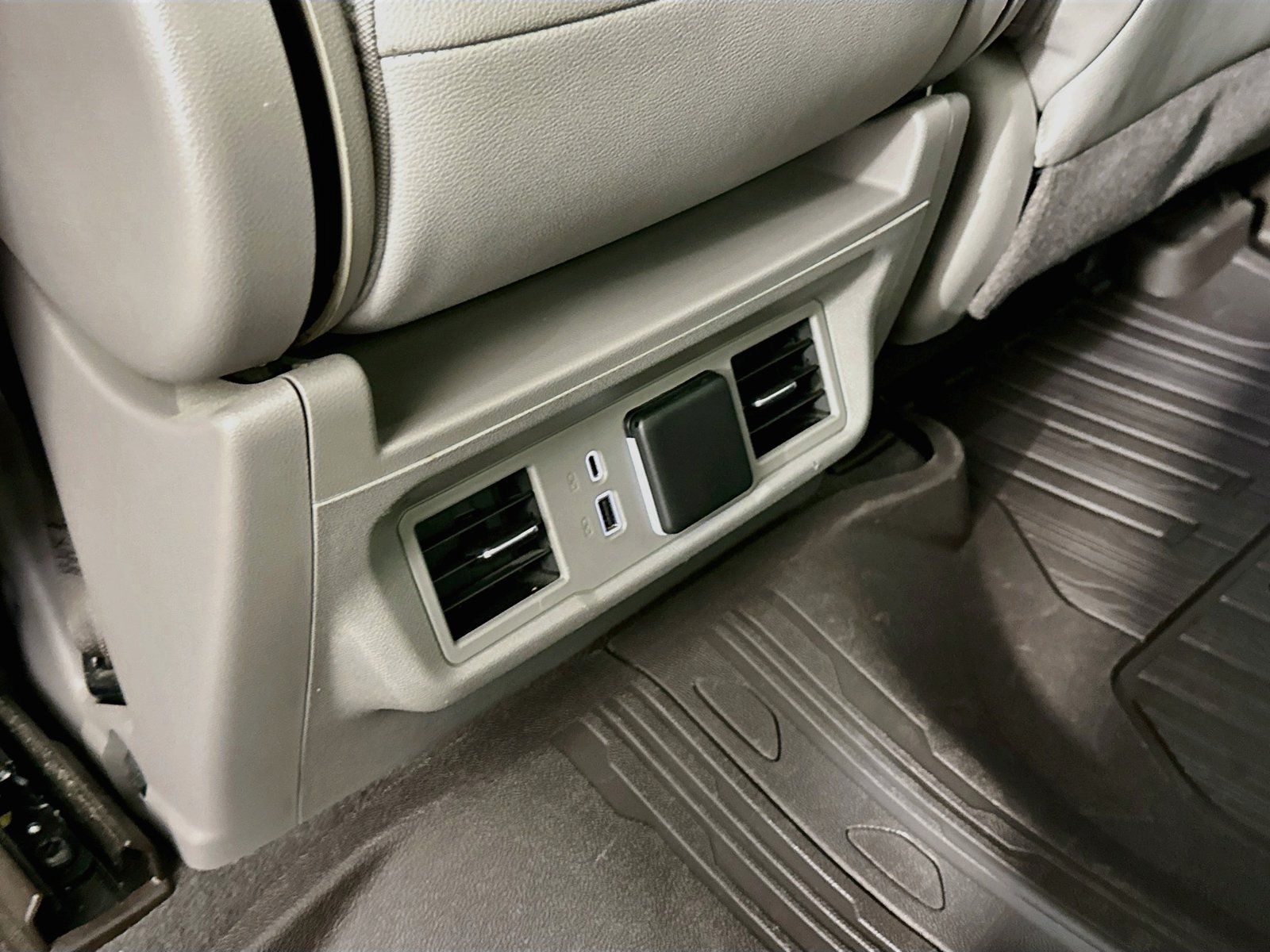 Used 2024 GMC Sierra 3500 SLT AWD/4WD image 26