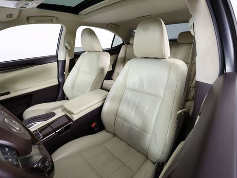 Used 2016 Lexus ES 300h w/ Luxury Package w/Wood Trim FWD image 11