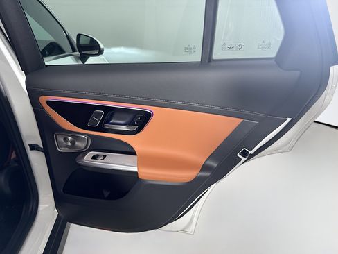 Used 2023 Mercedes-Benz GLC 300 4MATIC w/ Exclusive Trim Package image 28