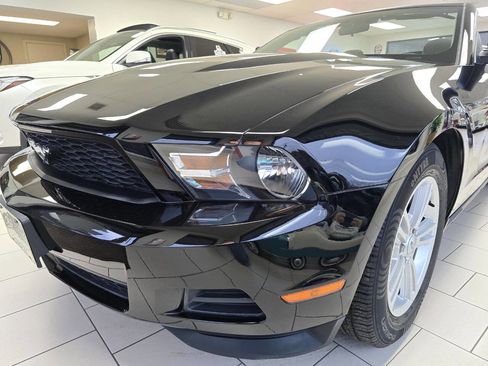 Used 2012 Ford Mustang Convertible image 6