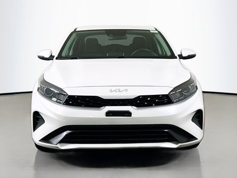 Used 2023 Kia Forte LXS w/ LXS Technology Package FWD image 2
