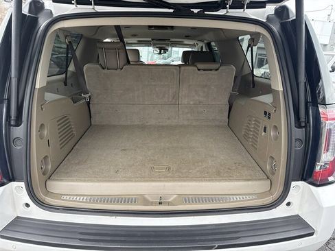 Used 2018 GMC Yukon XL SLT w/ Premium Edition image 13