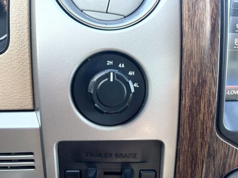 Used 2013 Ford F150 Lariat w/ Lariat Chrome Pkg image 34