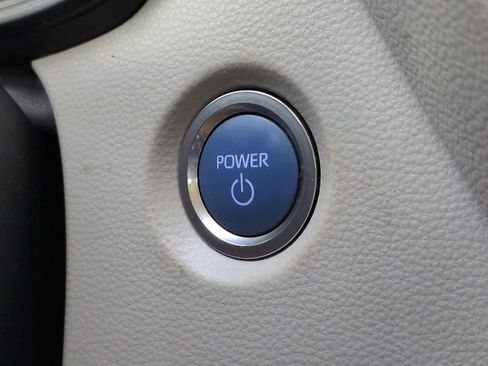 Used 2020 Toyota Corolla LE FWD image 25