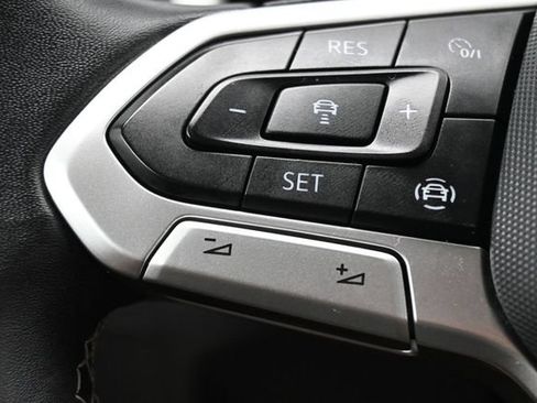 Used 2022 Volkswagen Atlas SE w/ Panoramic Sunroof Package FWD image 18